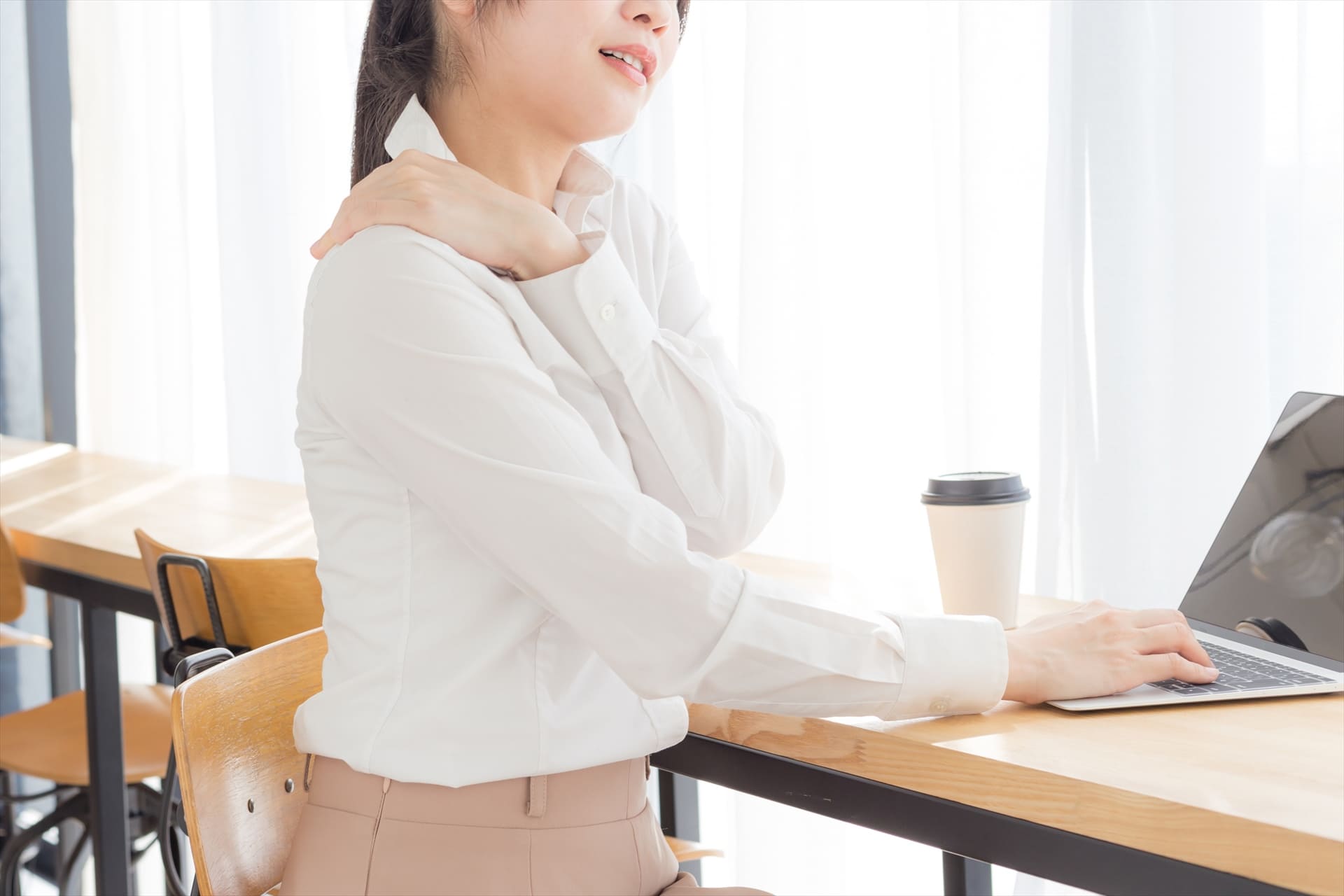 首こりの負担をケア | 広島県東広島市のリラクゼーションなら女性のためのコンディショニングサロン木陰